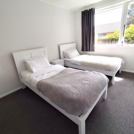 3-Bedroom House-Big Yard- Netflix Hamilton Extérieur photo