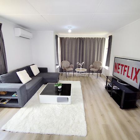 3-Bedroom House-Big Yard- Netflix Hamilton Extérieur photo