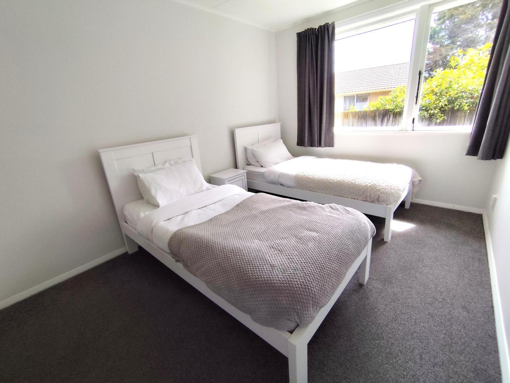 3-Bedroom House-Big Yard- Netflix Hamilton Extérieur photo