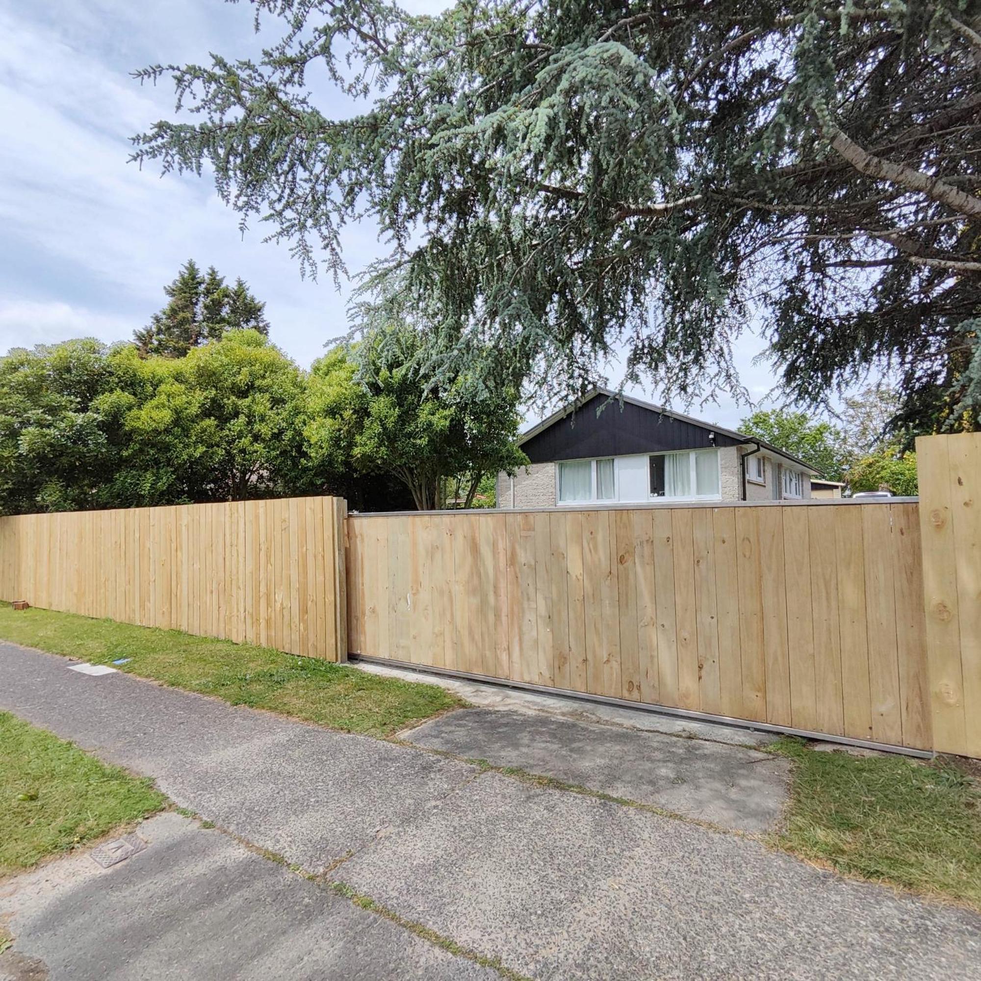 3-Bedroom House-Big Yard- Netflix Hamilton Extérieur photo